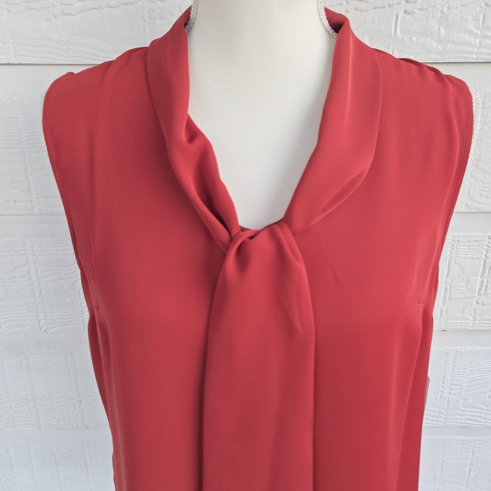 NWT Laundry Rosewood Sleeveless Blouse